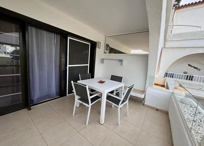 Amarilla Golf Scorpio * San Miguel de Abona