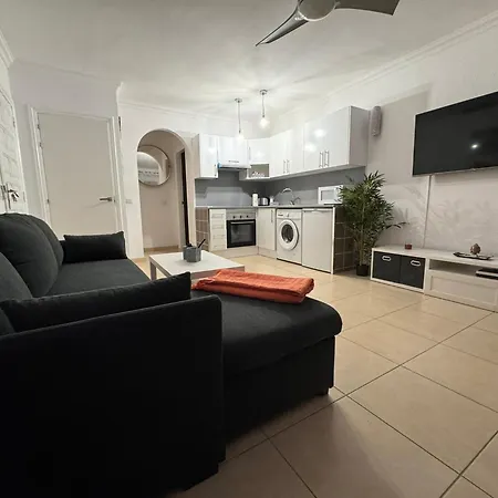 Amarilla Golf Scorpio * San Miguel de Abona