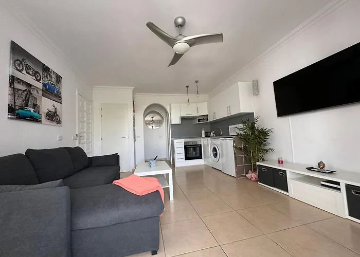 Amarilla Golf Scorpio